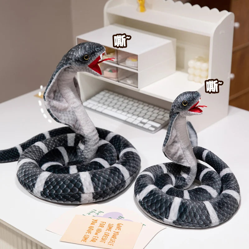 Lifelike Coiled Cobra Snake Plush Toy - Image 4