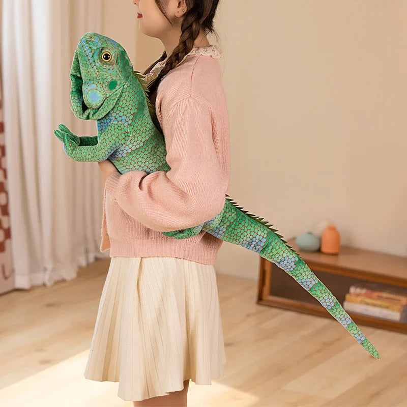 Lifelike Green Iguana Plush Toy with Detailed Scales - Image 4