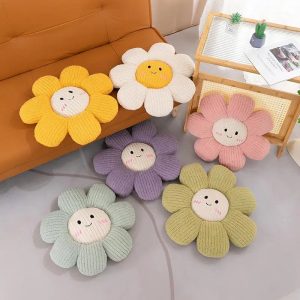 Smiling Ribbed Knit Yellow Flower Cushion